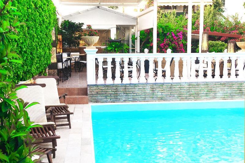 Armata Boutique Hotel Спетсес Экстерьер фото