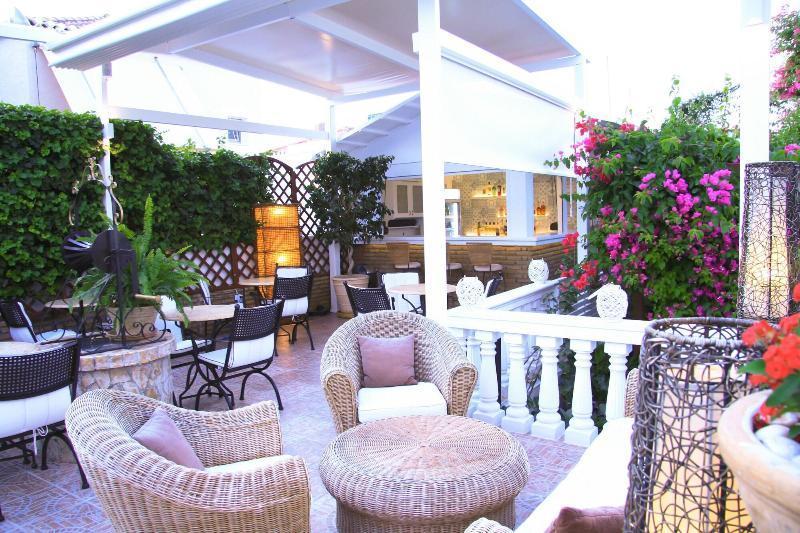 Armata Boutique Hotel Спетсес Экстерьер фото